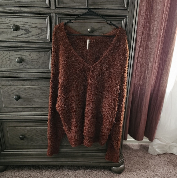 Free People Tops - Free People V-neck pullover